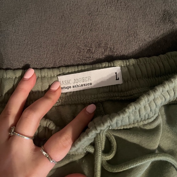 basic joggers - Picture 1 of 2